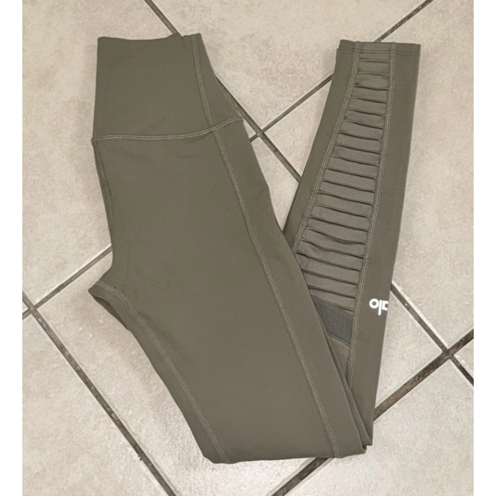 ALO YOGA HIGH WAIST MOTO LEGGING 28” GREEN COLOR SIZE XXS